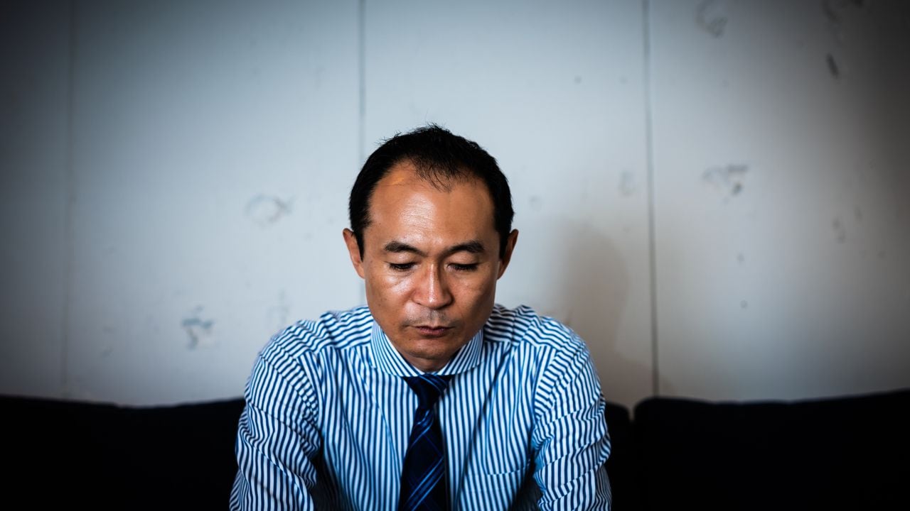 「無駄なプライドは捨ててください！」〈年収1,400万円〉だった60歳元部長、20歳下の上司から浴びた屈辱