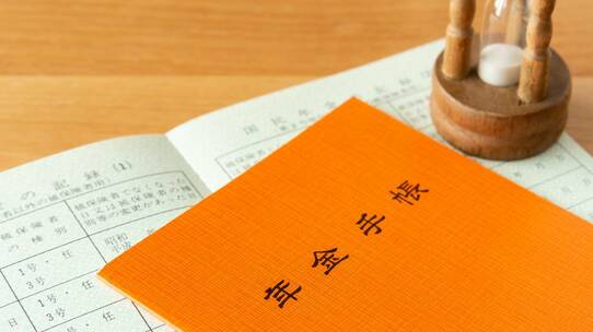 50歳自営業者〈将来の国民年金受給額〉に打ちのめされたが…「毎月400円」で受給額を大きく増やす方法【6割が知らない】