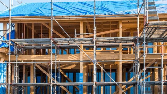 「親のマンション」にタダで住んでいる人は要注意!「親子間の無償の賃貸」が相続税・贈与税に与える影響【弁護士が解説】