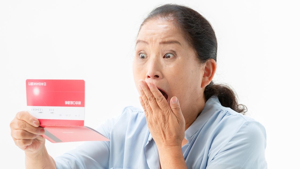 聞いてた話と全然違う！〈年金月18万円〉67歳の夫を亡くした65歳妻、想定の25分の1の「遺族年金額」を思わず二度見