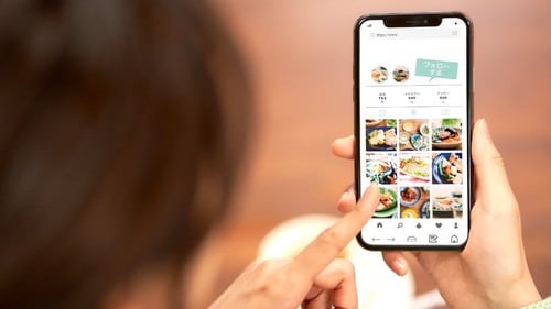 グルメサイトでは予約キャンセル時の自由記入への書き込み率は約87%と非常に高い結果がでたという。(※写真はイメージです/PIXTA)