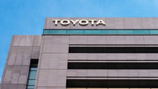 「どうするトヨタ」 EVシフトの加速で「戦国時代」を迎える自動車業界【マーケットのプロが解説】