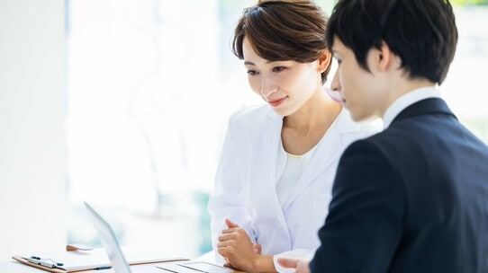 クリニック内のトラブルの早期解決…問題別に考える「適切な相談相手」とは？