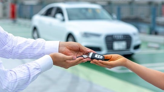 お金が貯まらない人によくある「思い込み」とは? 気づくだけで支出がみるみる減る「2つのポイント」と納得の理由【FPが解説】