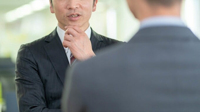 部下の何気ない発言にイラッ…。“マネジメント能力が高い人”の対応はどれ？⇒「脳内で怒る／我慢する／自分、イライラしてるなあと考える」【ポリヴェーガル理論】