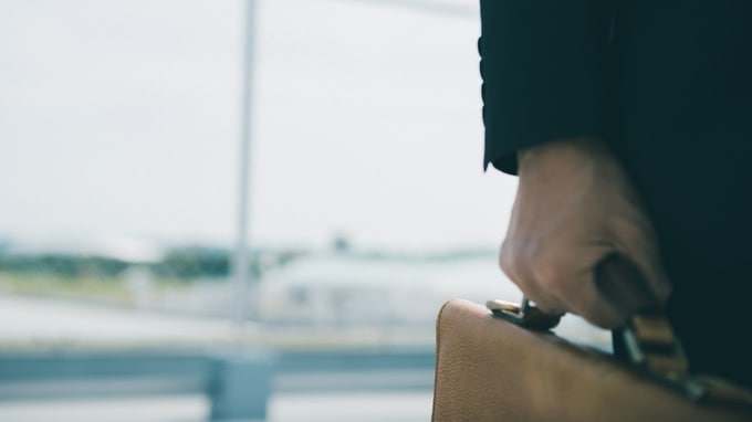 ヴィトンのバッグは経費…「経費になる高級品」ただ1つの条件【税理士が解説】