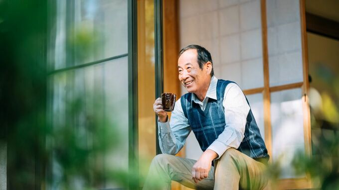 「年金が確実に増える」と言われたが…〈年金月15万円〉〈貯金1,800万円〉繰下げ受給を捨てた65歳元会社員が、5年後に“納得の笑顔”を浮かべたワケ