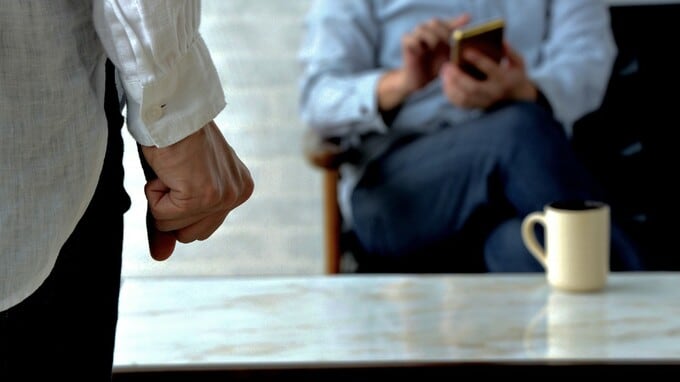 この結婚から降りたいです…「マチアプ再婚」した50代シングルマザー、夫所有の自宅でスタートした新生活に激怒のワケ