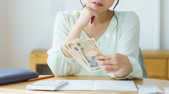【手取りはいくら?】よく「給与×0.8」と言われるが…実際はもっと少ない!〈年収別〉所得税の計算シミュレーション