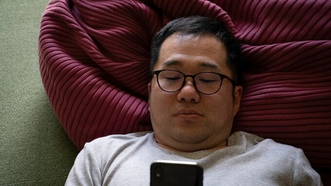 俺を甘やかした責任とれよ！…晩婚夫婦の34歳ニート息子、新年早々に信じがたい暴言。清掃パートで支え続ける「年金17万円・75歳母」が書き換えた〈0円の遺言書〉【FPが解説】