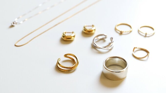 同じ18金なのに「色」で買取価格は変わる？ピンク・ホワイト・イエローゴールド…「カラーゴールド」の価値と売却時の注意点
