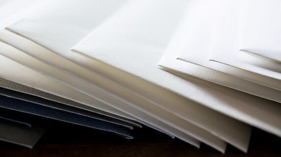 「これなに？」築40年の実家で見つけた“白い封筒”…50歳息子が知った〈亡き母の知られざる顔〉