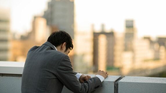 だって便利だったから…社会人2年目の会社員が、あっという間に〈返済月20万円超〉の多重債務者に転落したワケ