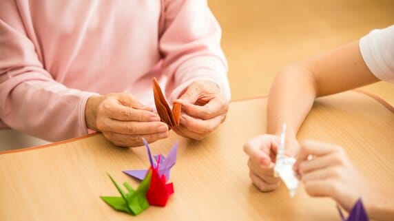 「もうウチじゃ面倒見られません」〈年金13万円〉82歳母が“老人ホーム退去”を迫られた日…行き場も金もない〈独居の果て〉