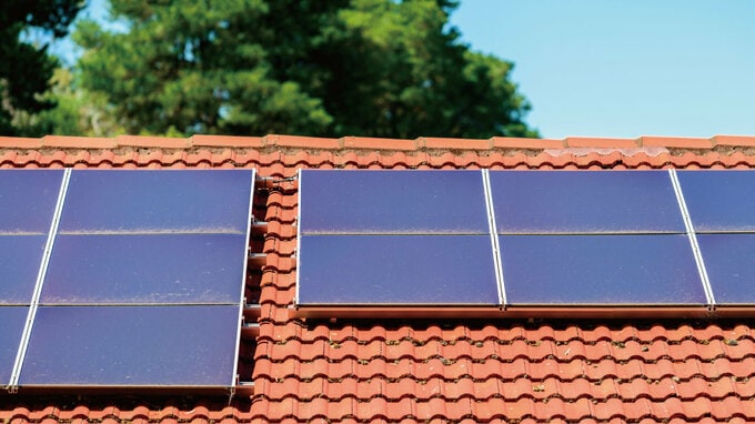 太陽光発電パネルの「洗浄」で発電量が大きく改善した事例