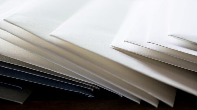 「これなに？」築40年の実家で見つけた“白い封筒”…50歳息子が知った〈亡き母の知られざる顔〉