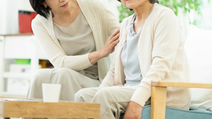 「私は家に帰るの」…年金12万円・79歳の母が“施設入居”を拒絶。退院後の選択に揺れる50代娘の〈消えない迷い〉