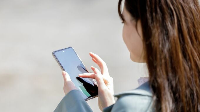 「お母さん、どうしよう。怖い…」…58歳母、震撼。大学2年生・東京でひとり暮らしをする娘から、一通のLINE「衝撃の中身」