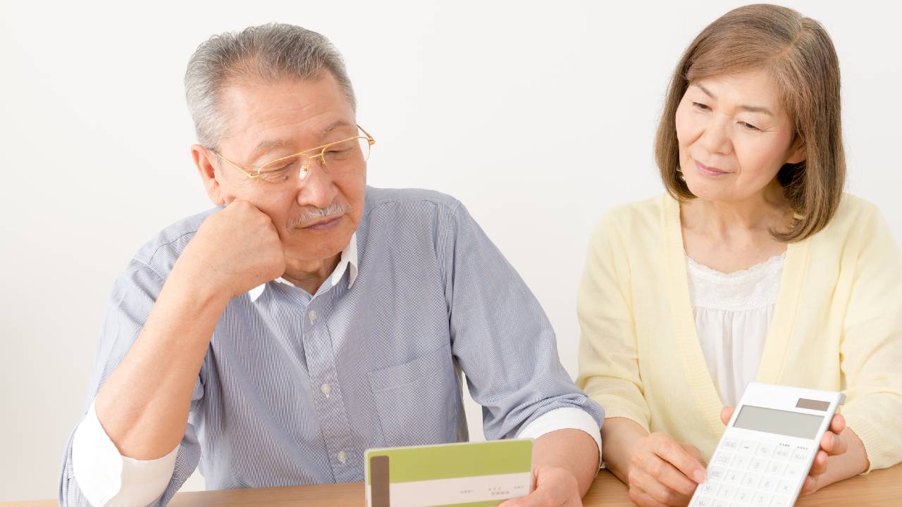 退職後3年で貯金1000万円減!老後破綻を招く「メタボ家計」
