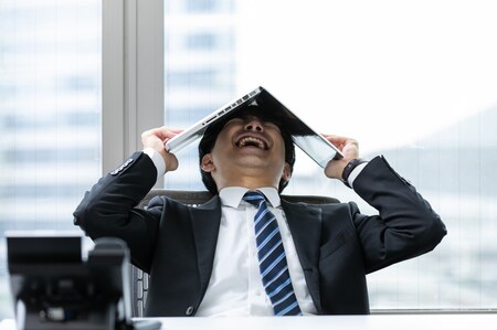 なんでだよ…