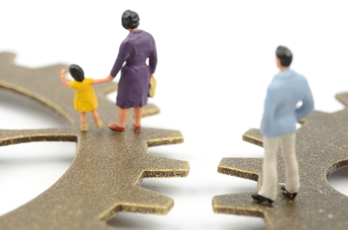 「母と私がどれだけ苦労したと」…父亡き後、腹違いの姉が逆襲