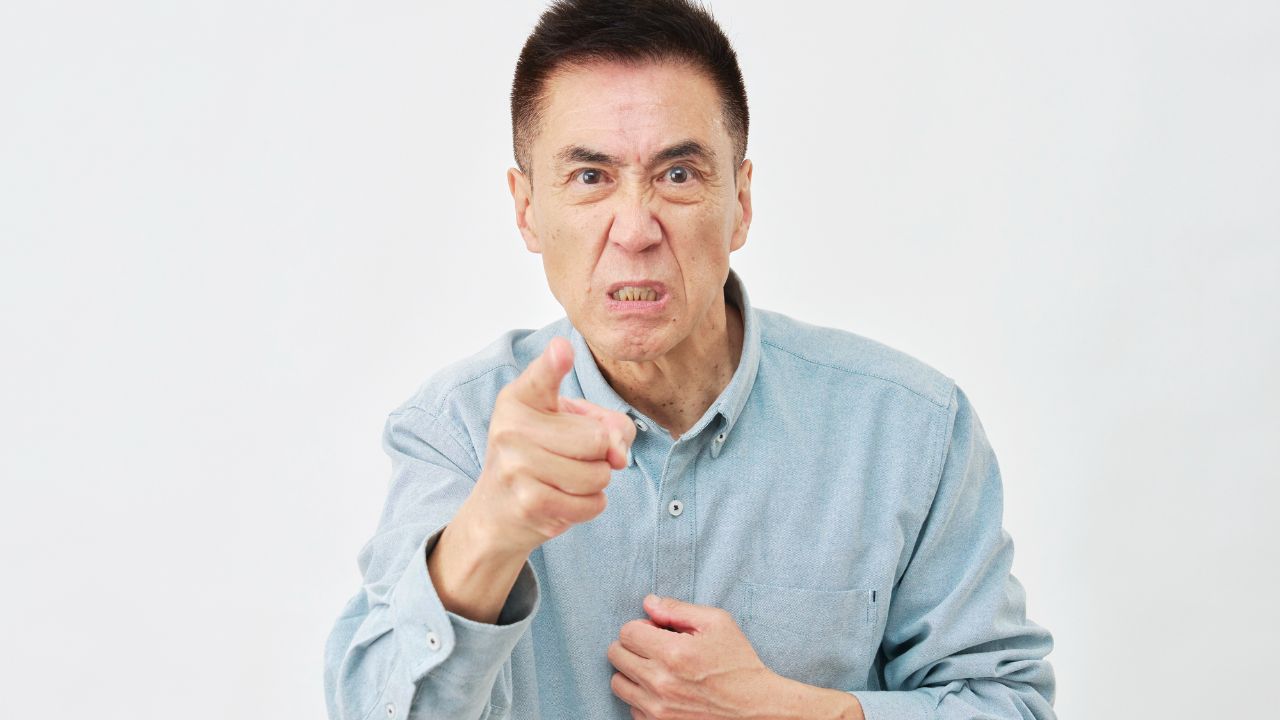 「ふざけるな！」〈年金月14万円〉72歳男性、年金事務所で怒号…「知らなかった」で〈360万円〉を失った悲劇