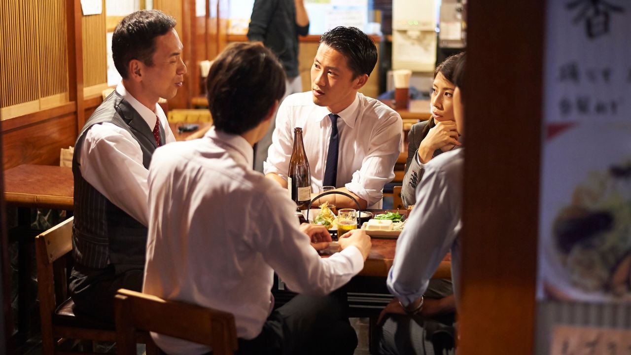 「送別会の幹事、お願いできる？」に「それって業務ですか？」と返す若手…上司も逃げ腰で〈年収500万円〉35歳中堅社員に丸投げ、「報われない飲み会」に疲労困憊