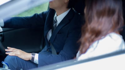 配偶者と嫡出子の待つ家には帰らず、愛人宅で過ごした