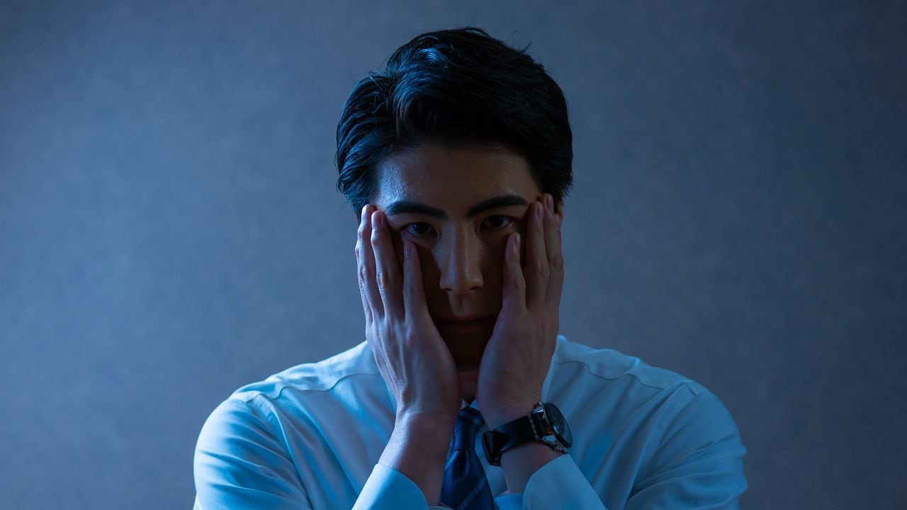 「もう、一歩も動けません」〈月収45万円〉38歳・独身営業部長の絶望。月曜朝の満員電車、ドアが開いても一歩が出せず涙があふれた「残酷な理由」