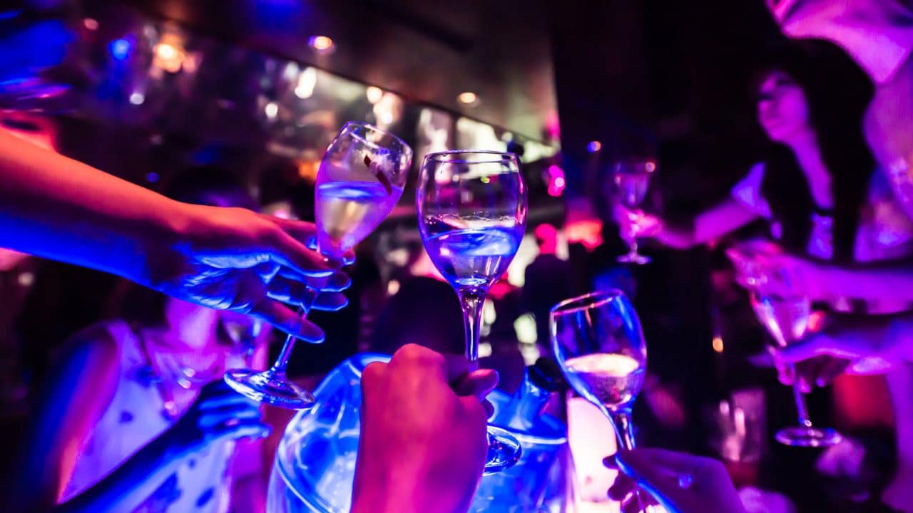 ようやく報われたと思ったのに…自社株上場で〈資産1億円〉を手にした34歳サラリーマンの末路。“9桁の残高”の絶頂から、地獄へ転落したワケ