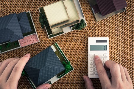 不動産…売ったら税金はいくら？（※画像はイメージです／PIXTA）