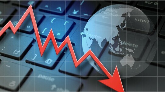 世界経済の先行き不透明感から、中国・香港市場は小幅反落。