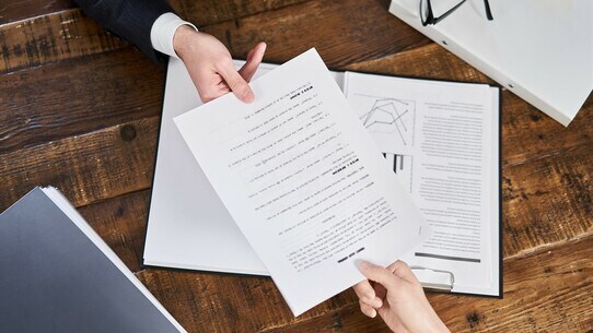 事業承継とは?中小企業が抱える課題や失敗しないコツを解説