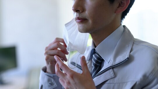 コロナ対策:「マスクしない人=ヤバい人」ではない、医学的に正当な理由【医師が解説】