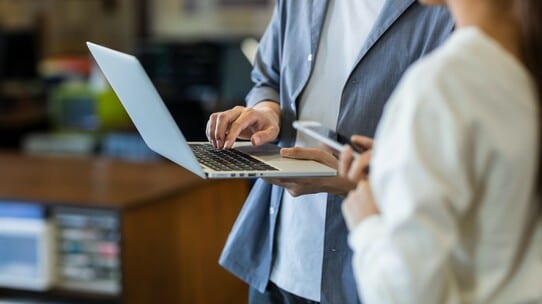 たった一言で?部下のモチベーションがアップする魔法の言葉