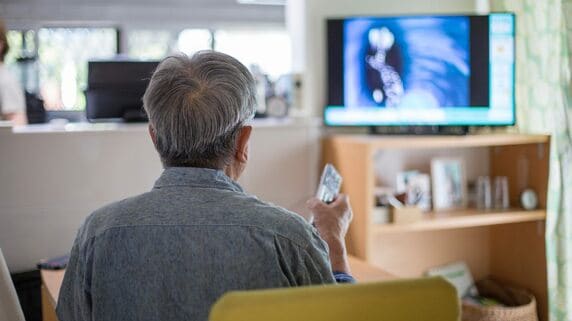 「70歳まで繰下げて後悔しています」年金月32万円の72歳男性、〈十分な金額でも満たされなかった〉ワケ