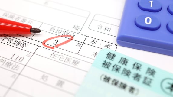 離婚後は専業主婦から会社員へ…期限は「14日」、役所でしなければならない手続き【弁護士が解説】