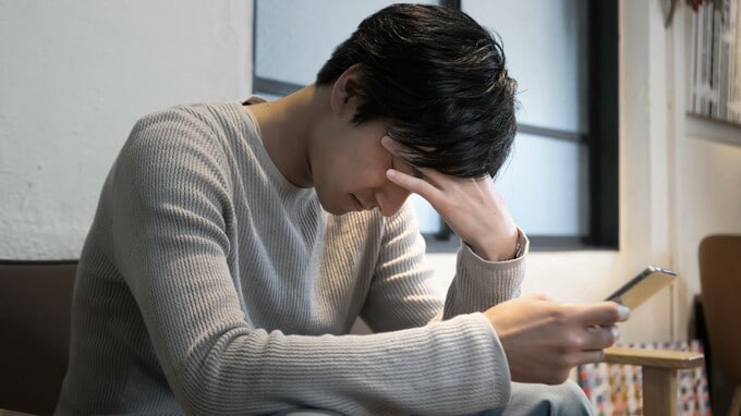 人妻　電話　個人撮影 出ていって！」不倫した日本人妻からまさかのナイフで恐喝…。ビザも資産も会社も失った「27歳韓国人夫」が直面する、慰謝料と財産分与の“残酷な現実”【弁護士が解説】  | ゴールドオンライン