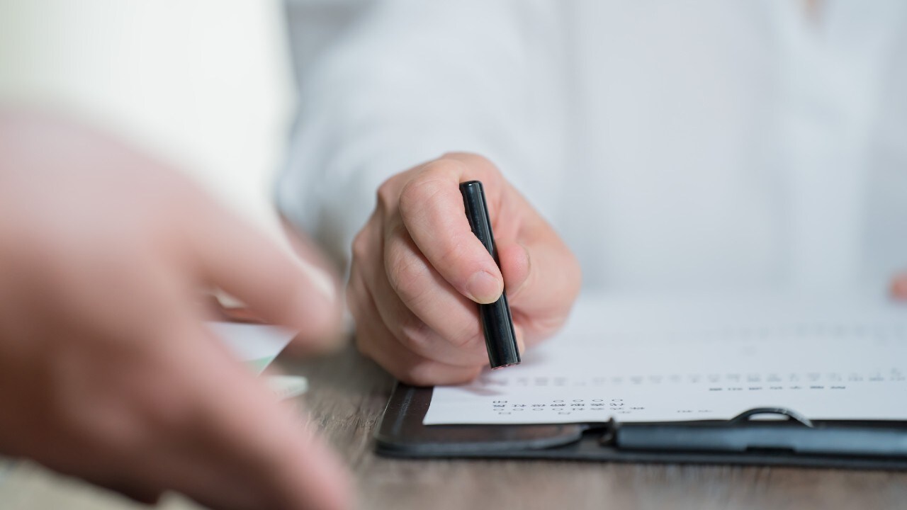 「特別な投資話」に騙されるな!投資詐欺を見破る簡単な方法