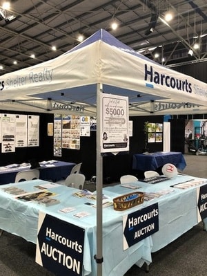 筆者たちが出店した日本の不動産紹介ブース