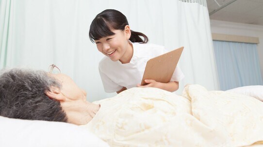 介護職員大反発!老人ホームの全員の余命年数表を作成した結果