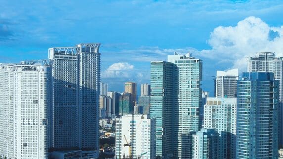 JICAも懸念「4年の遅れ」 日本も支援する「フィリピンの巨大鉄道計画」はなぜ進まないのか