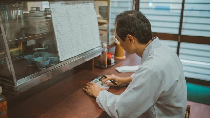 〈退職金4,000万円〉を握りしめ、妻に内緒で「夢の起業」に踏み出した63歳男性…半年後、年金も消える「地獄の始まり」