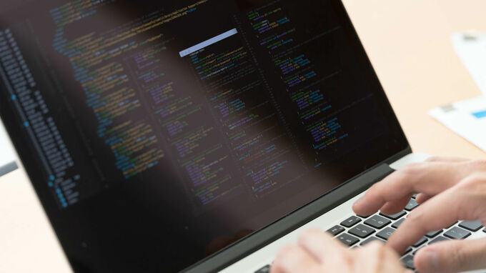 スタートアップIT人材争奪戦 争奪戦でメリットがあるのは…