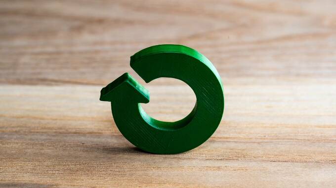 夫の死後、旧姓に戻したらトラブルに…「復氏届」提出の注意点