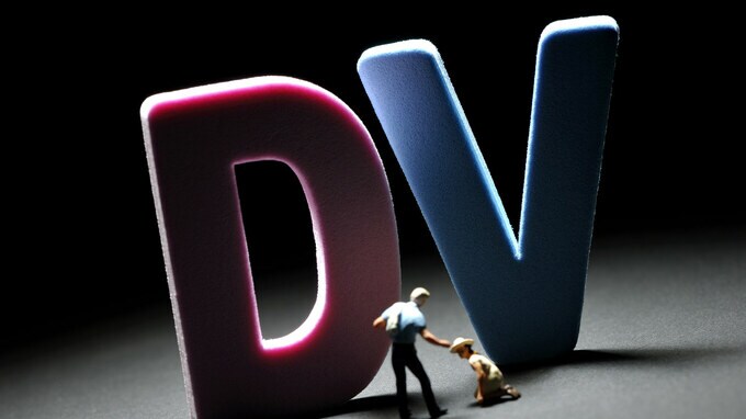 配偶者や恋人からのDV…弁護士が解説「自分の身を守る方法」