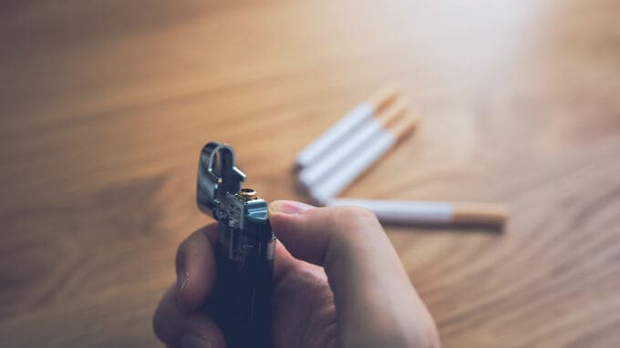 飲酒・喫煙は20歳維持　18歳成人、22年4月から 18歳で出来るようになるものに注目