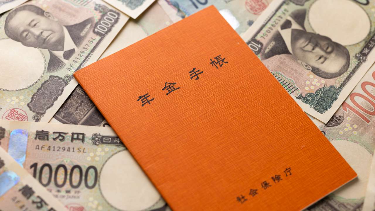 払った保険料分すら戻ってこないのか！〈年金制度〉のお門違いな批判…「1,000万円の損」が“偏った主張”であるワケ【FPが解説】