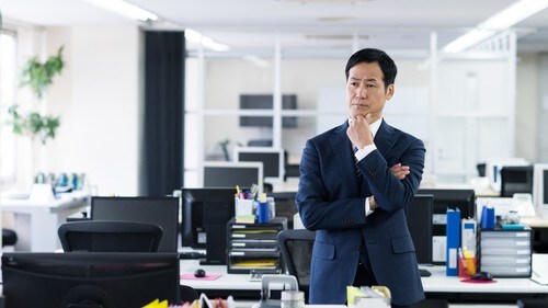 キャッシュと人の流れを統一的に把握すれば、中小企業の組織を考える上で効率的だという。(※写真はイメージです/PIXTA)