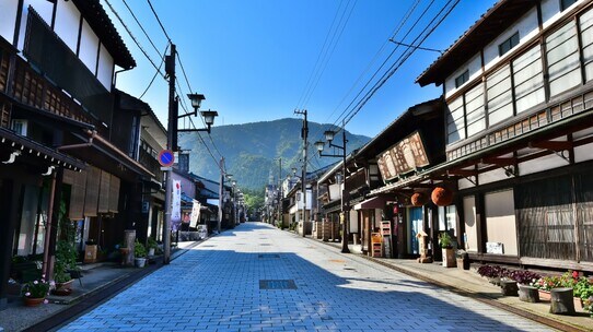 個人所有は全国でたったの200軒…管理・維持が困難「重要文化財民家」の現状